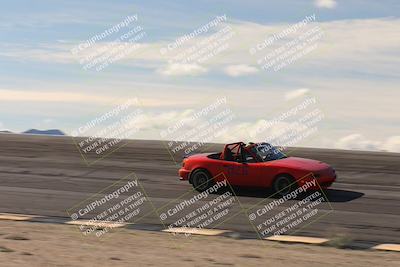 media/Jan-04-2026-SCCA SD (Sun) [[defc442887]]/4-Novice Group/Session 2 Bowl Speed Pans/